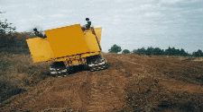 Fräsmachine von hinten auf einem Weg